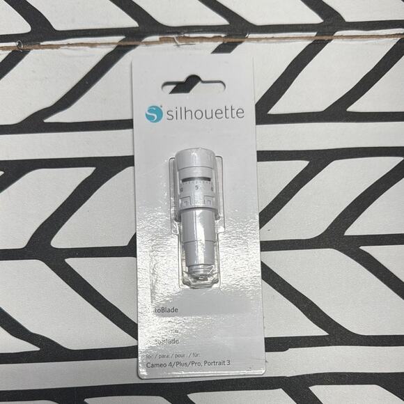 Silhouette AutoBlade in White- new in package - Picture 1 of 3